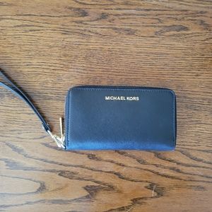 EUC Michael Kors Jet Set Wallet